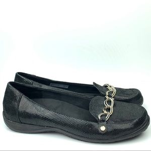 Vionic Black Chain Detail Loafers